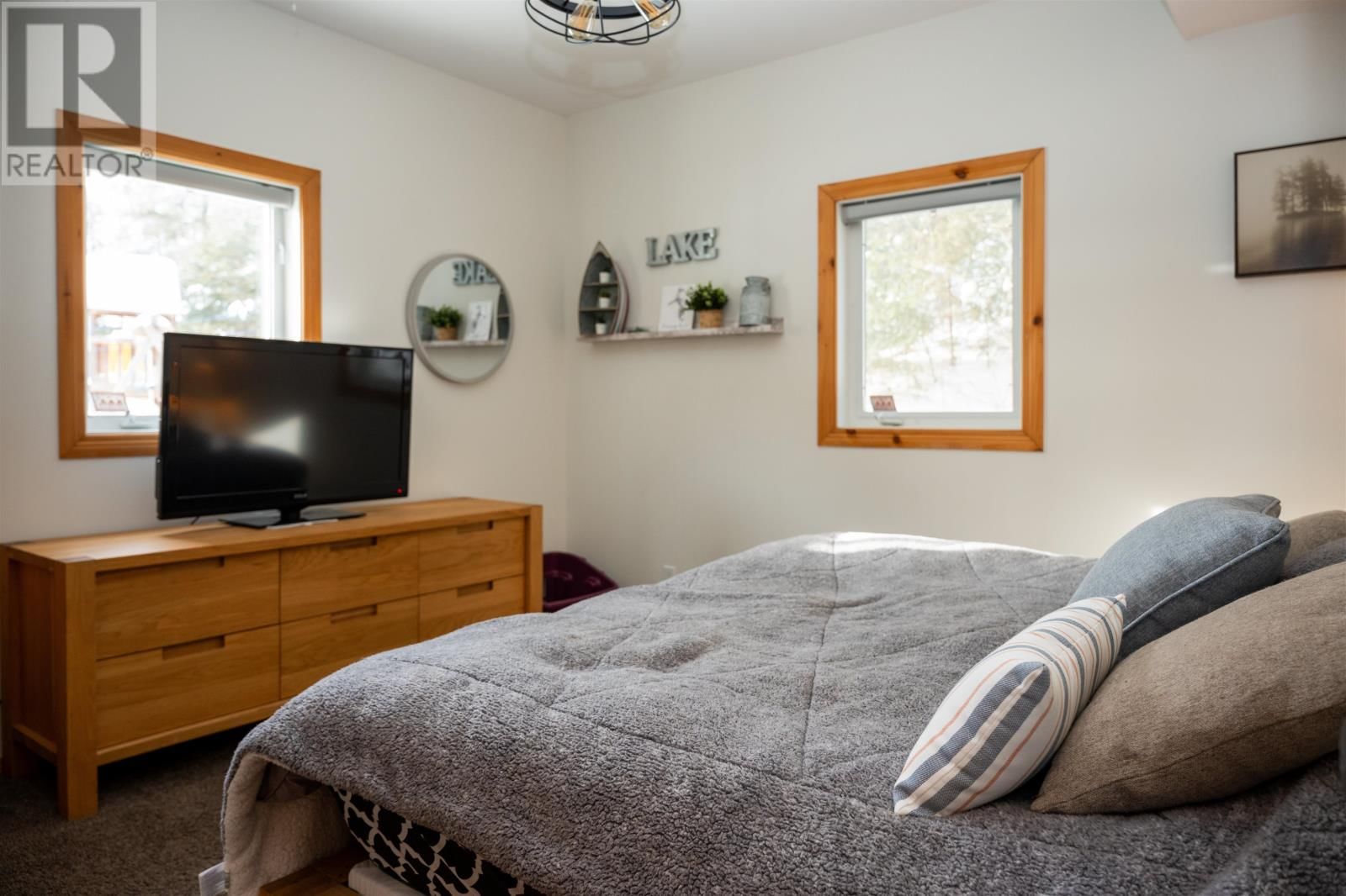 220D PHANTOM DR Image 26