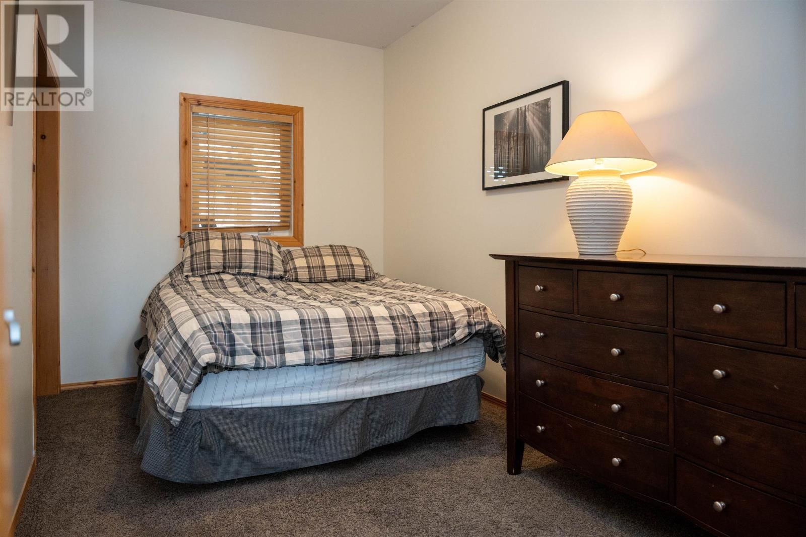 220D PHANTOM DR Image 28