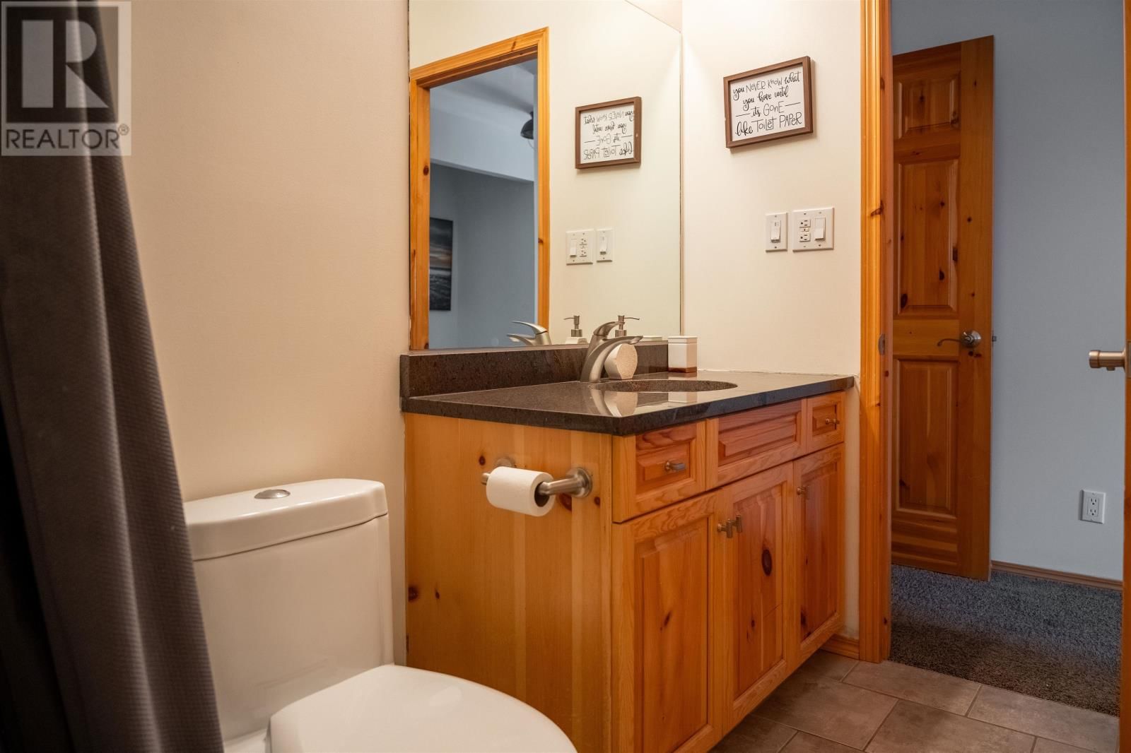 220D PHANTOM DR Image 30