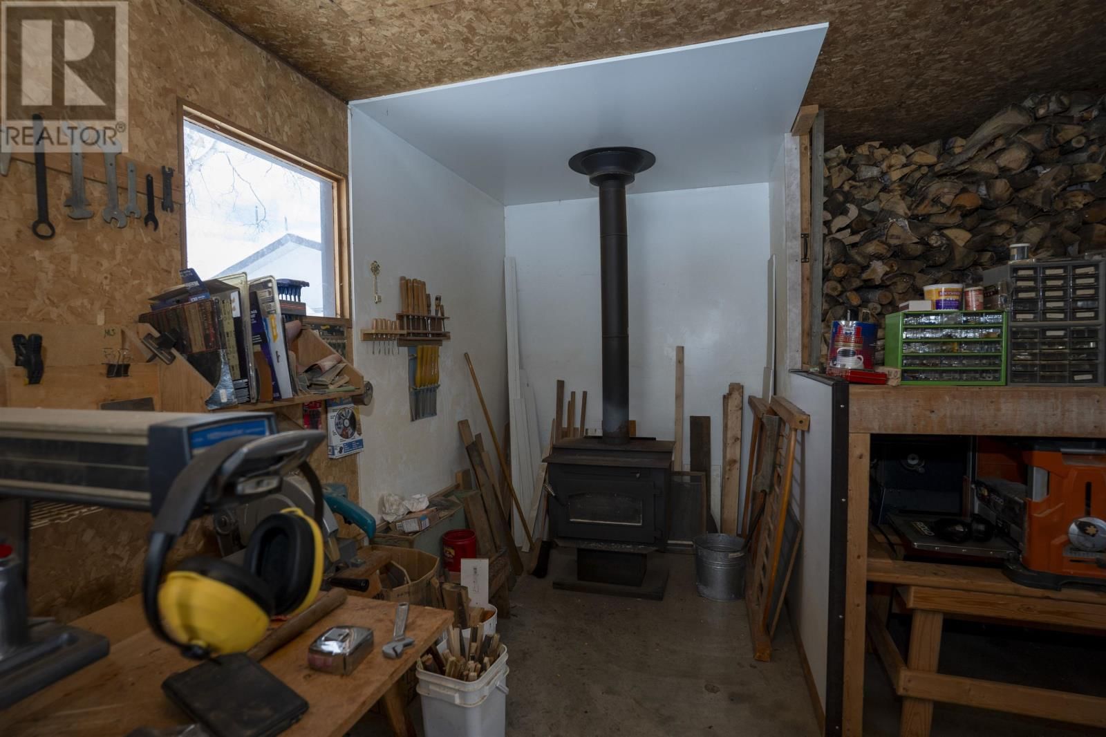 675 THORNLOE DR Image 46