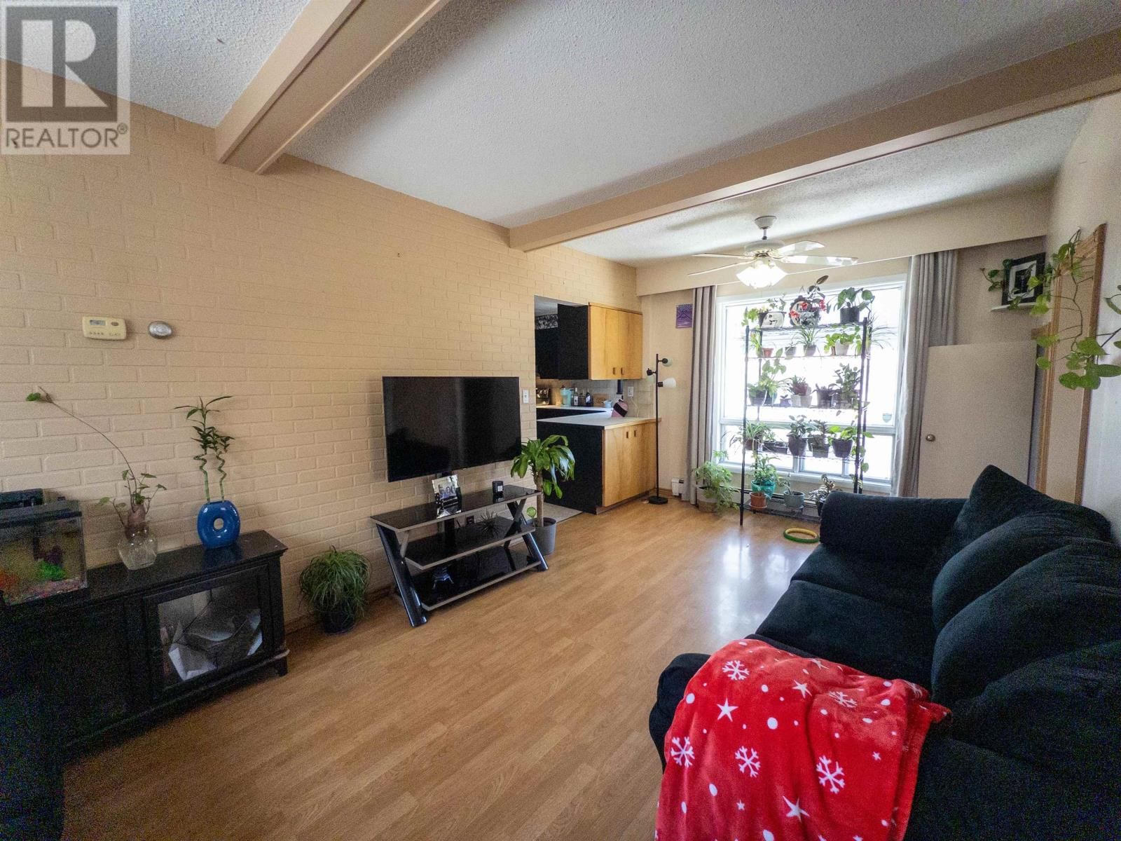 734 SECOND STREET Image 16