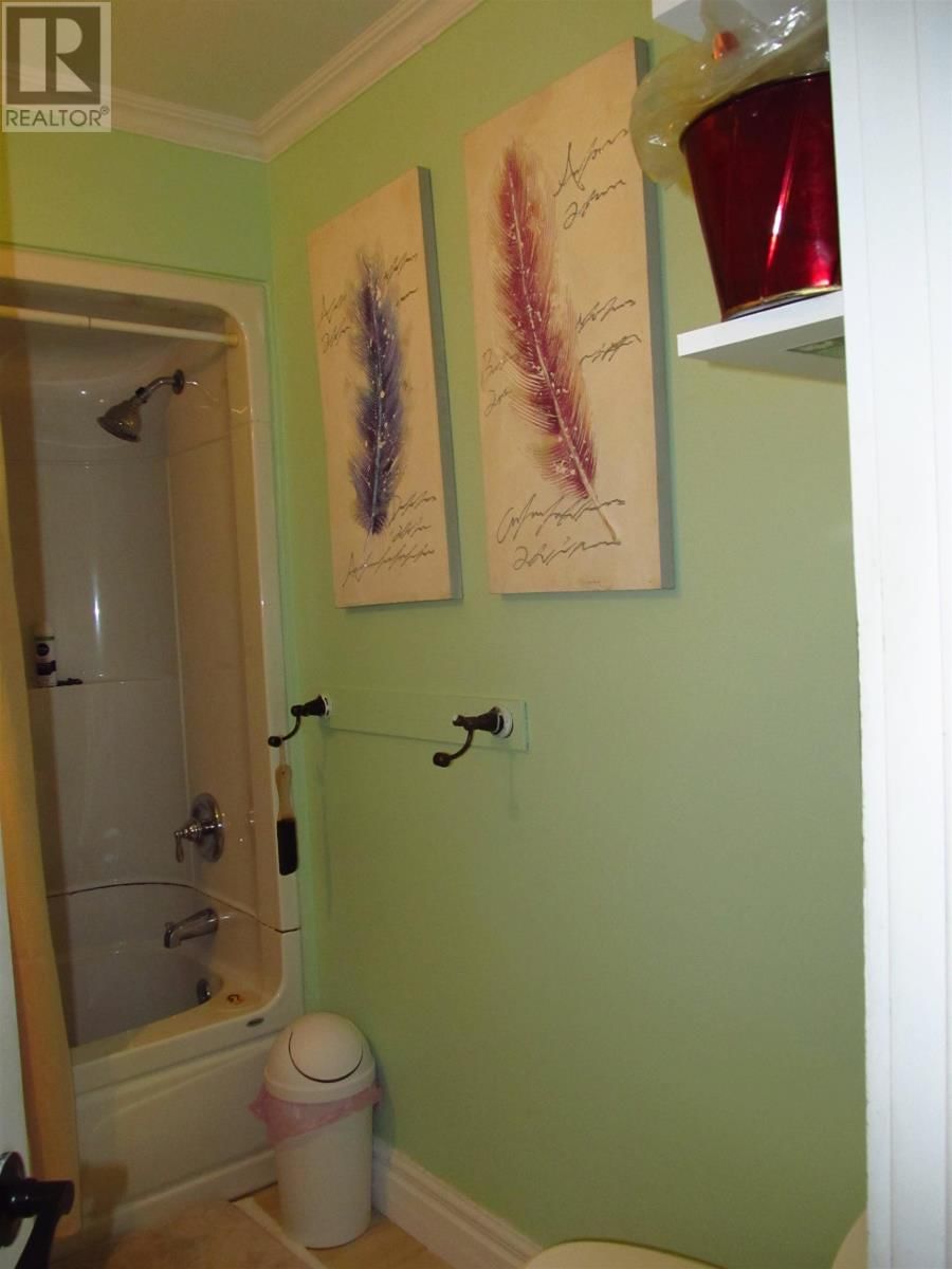 108 QUEEN ST Image 13