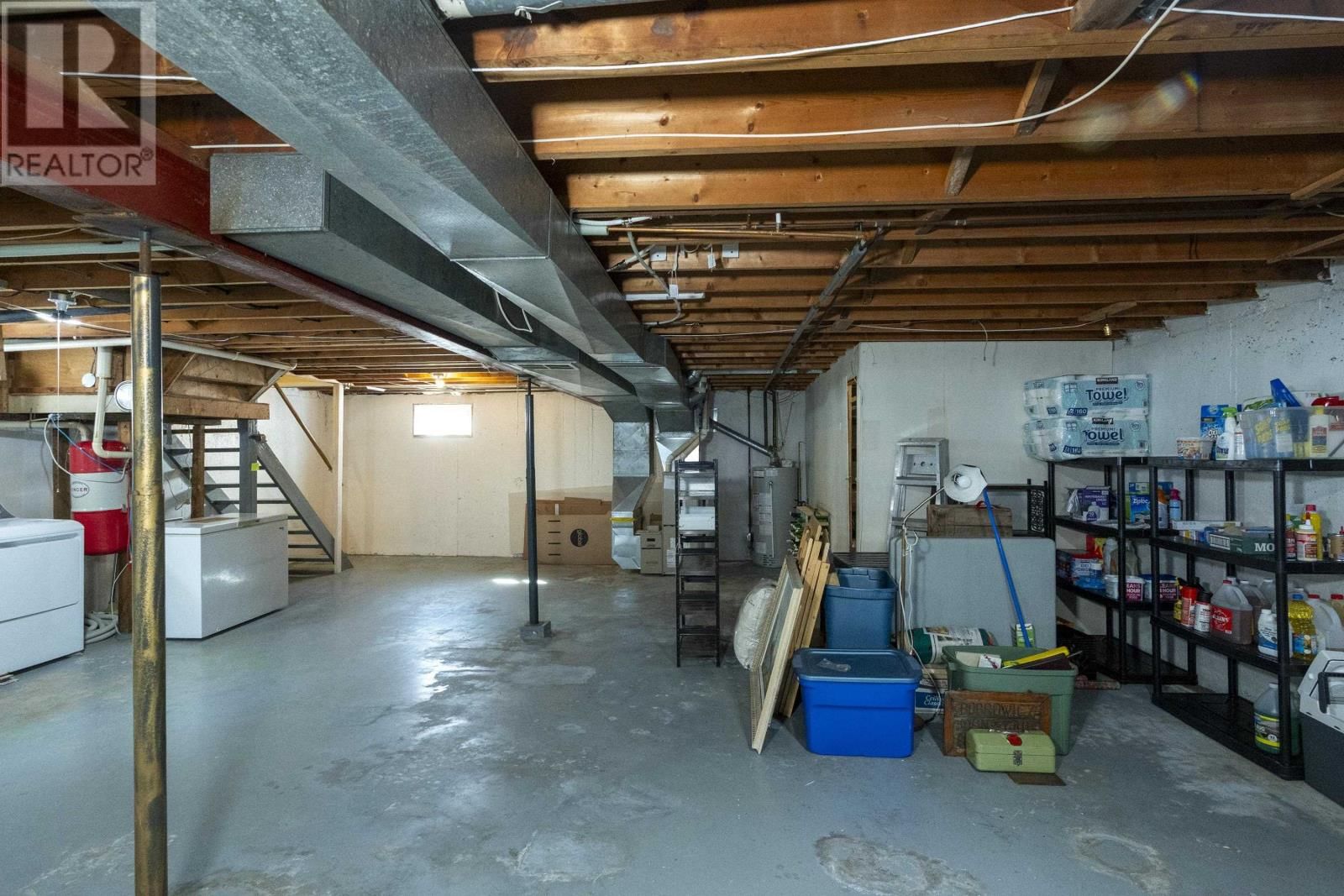 708 LINWOOD CRES Image 30