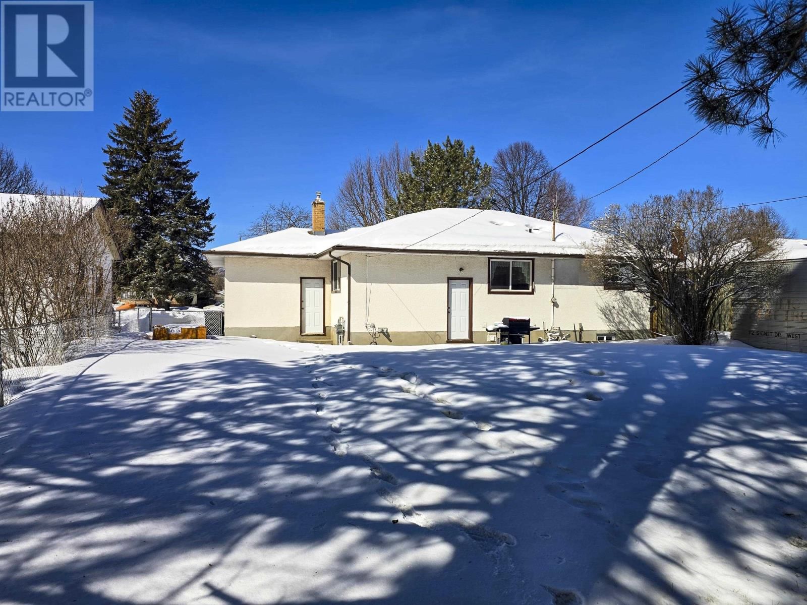 708 LINWOOD CRES Image 43