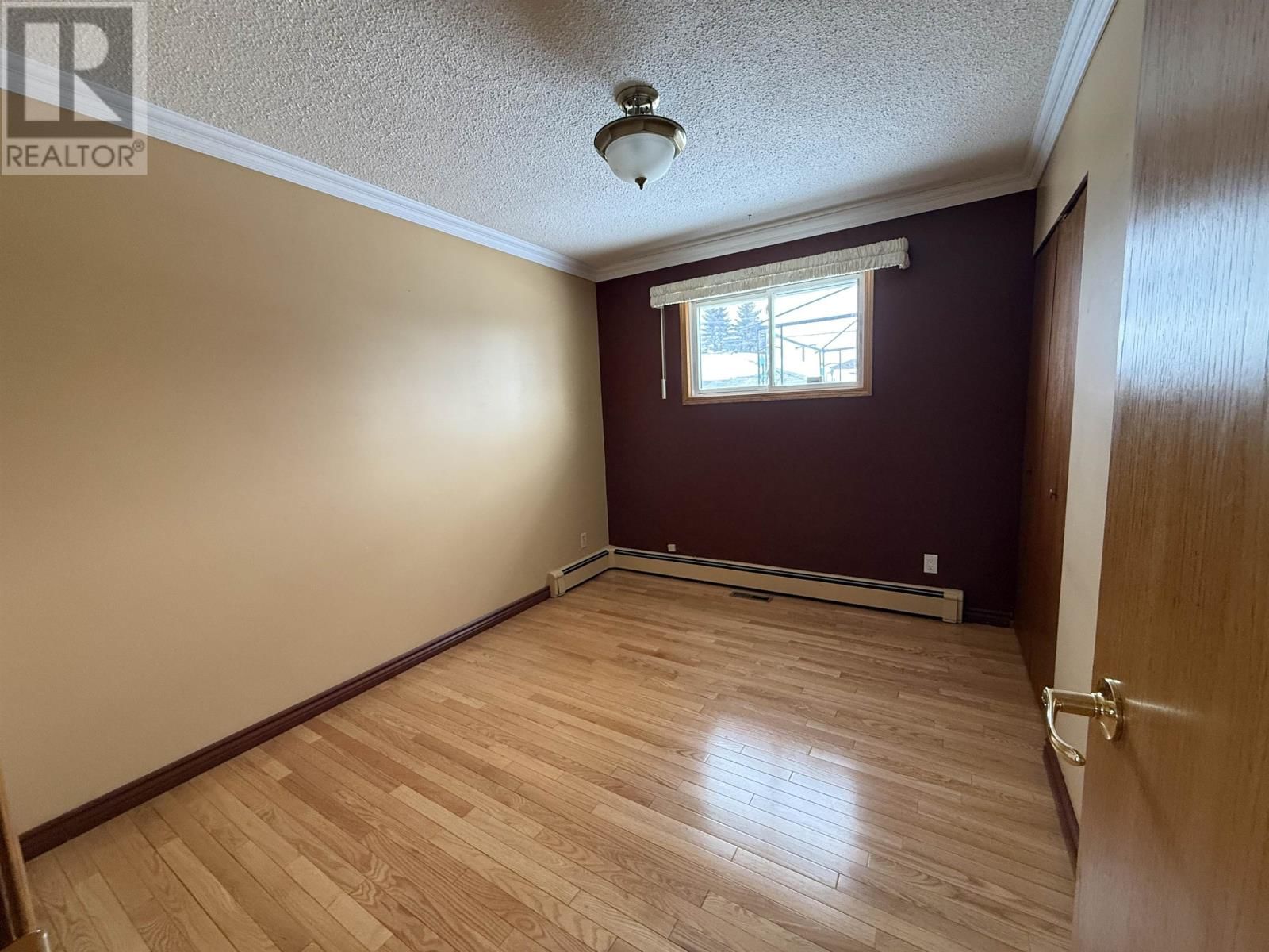 523 DONALD ST Image 9