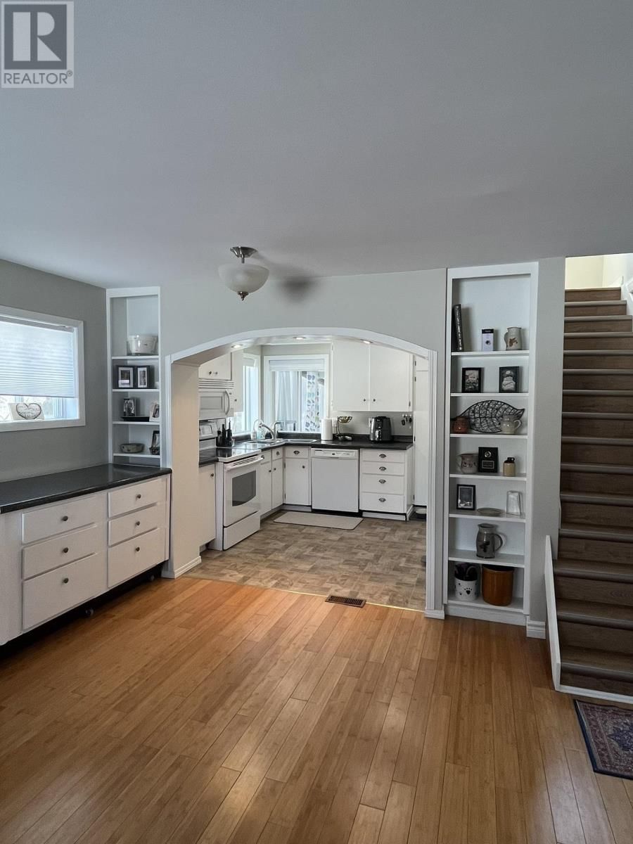 1115 RIVER ROAD Image 3