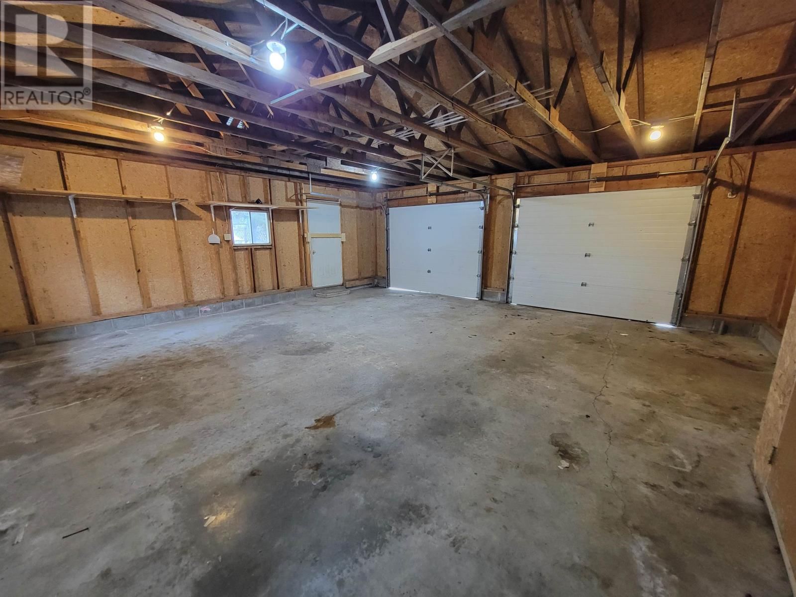 E - 252 SIXTH ST Image 10