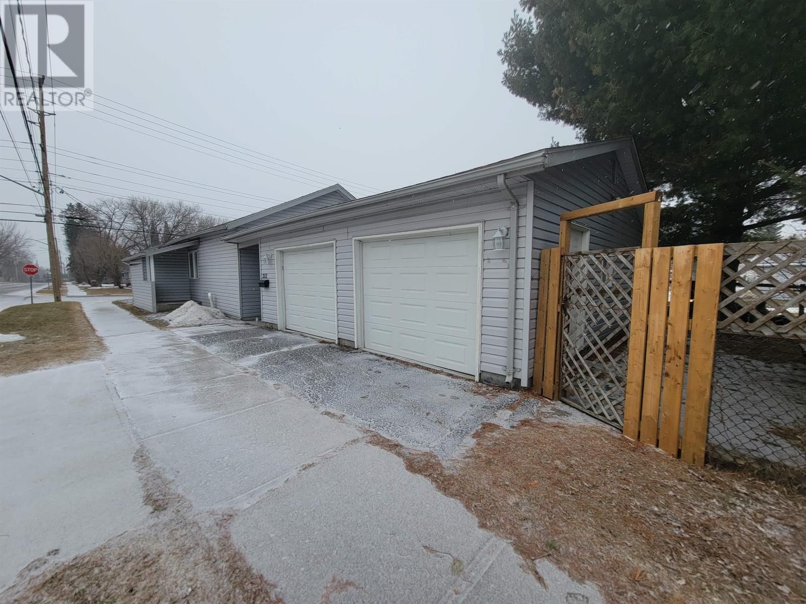 E - 252 SIXTH ST Image 11