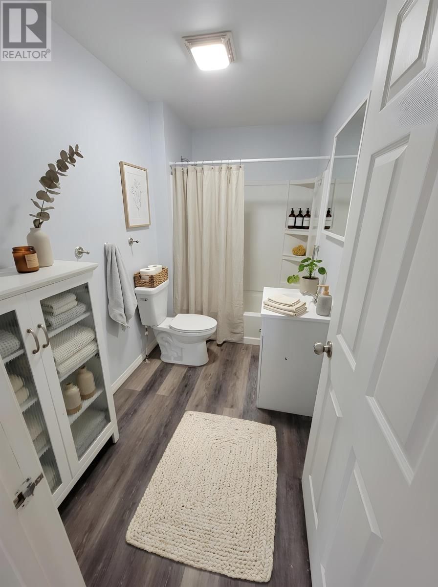 E - 252 SIXTH ST Image 5