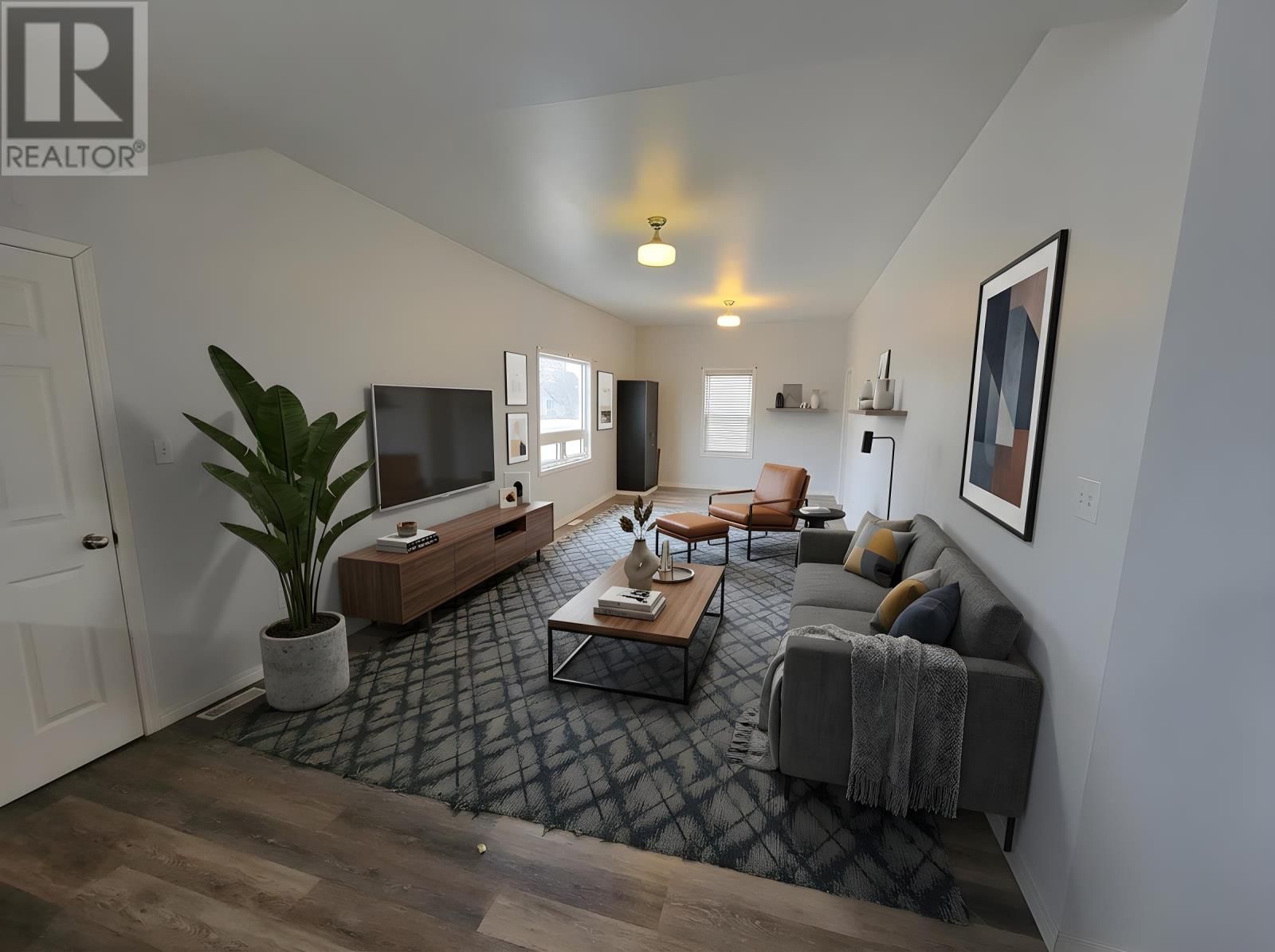 E - 252 SIXTH ST Image 6