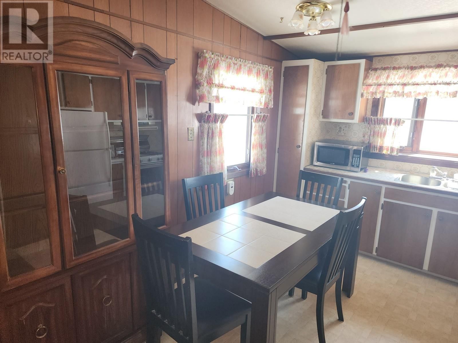 319 WALKER ST Image 26