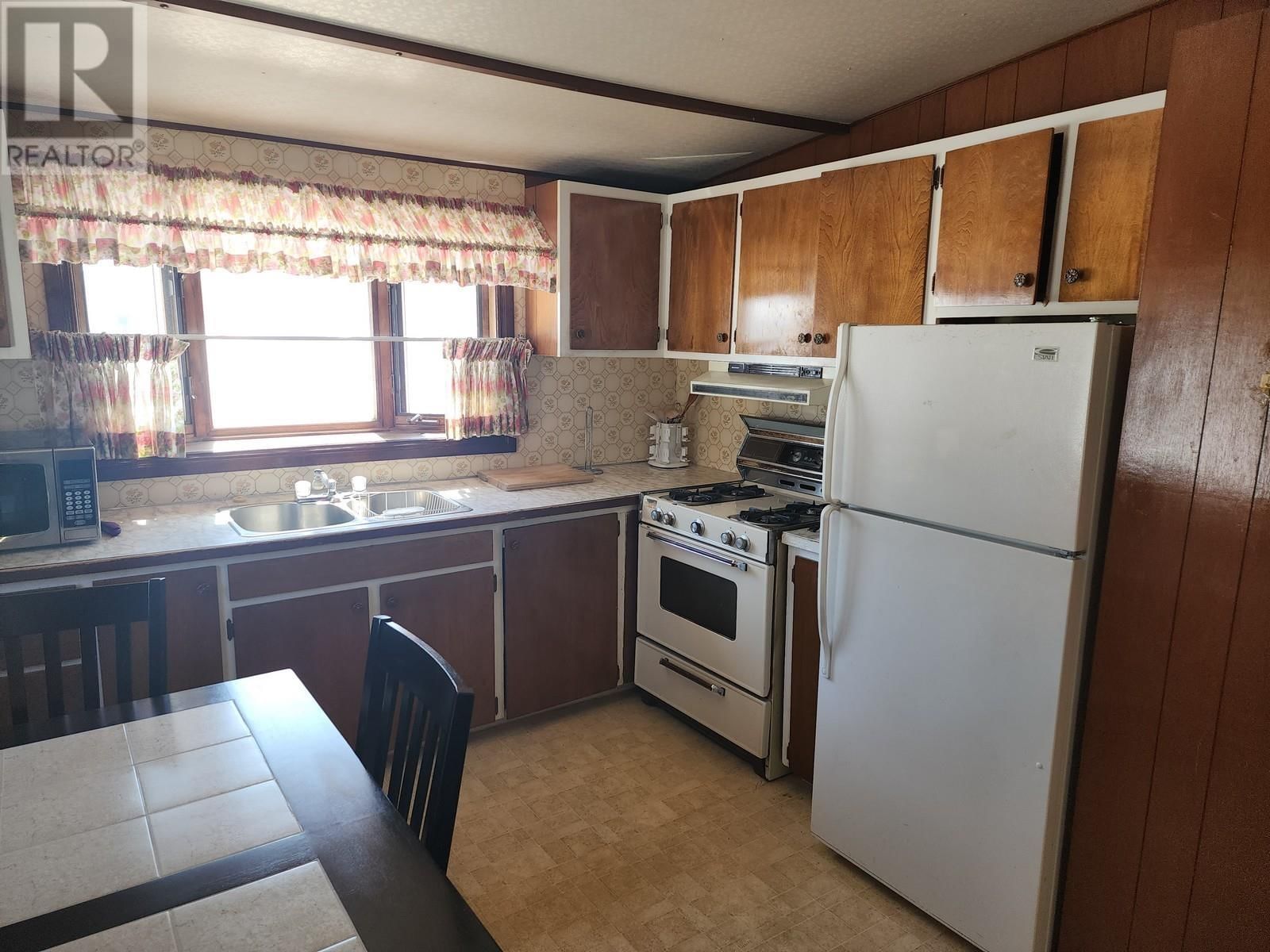 319 WALKER ST Image 27