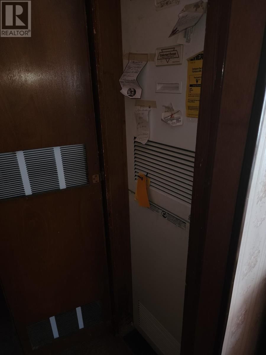 319 WALKER ST Image 36