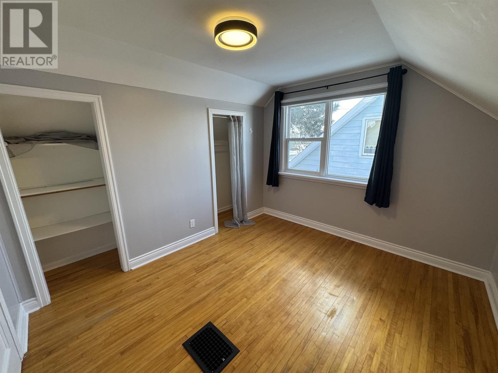 324 FREDERICA ST. Image 26