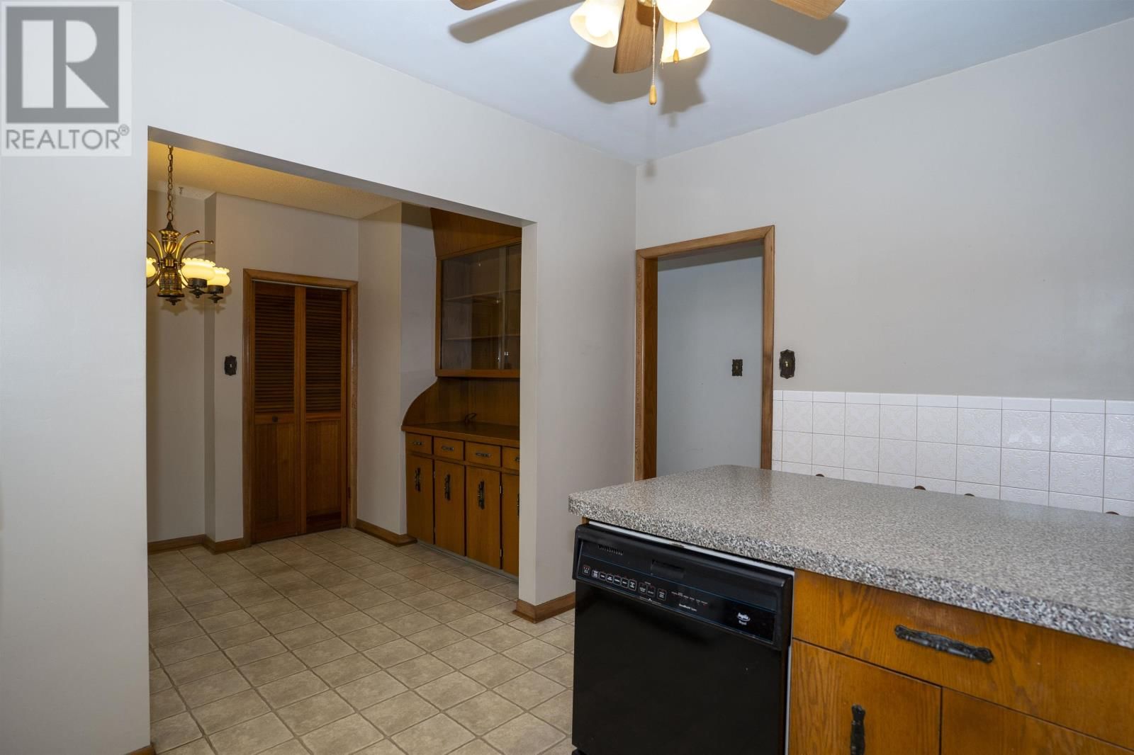 1618 FREDERICA ST Image 10