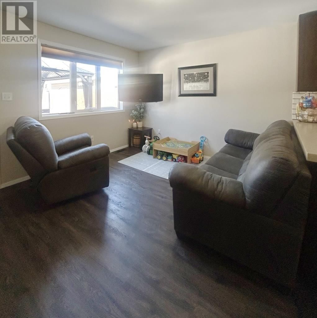 414 THIRD STREET Image 16