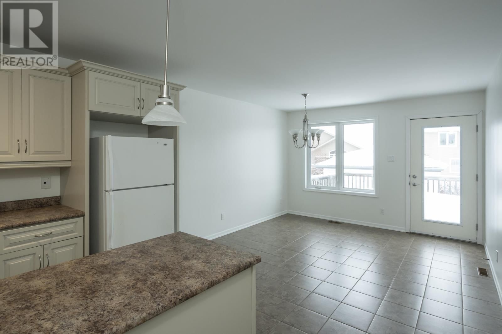 313 SOUTH CREEK ST Image 13