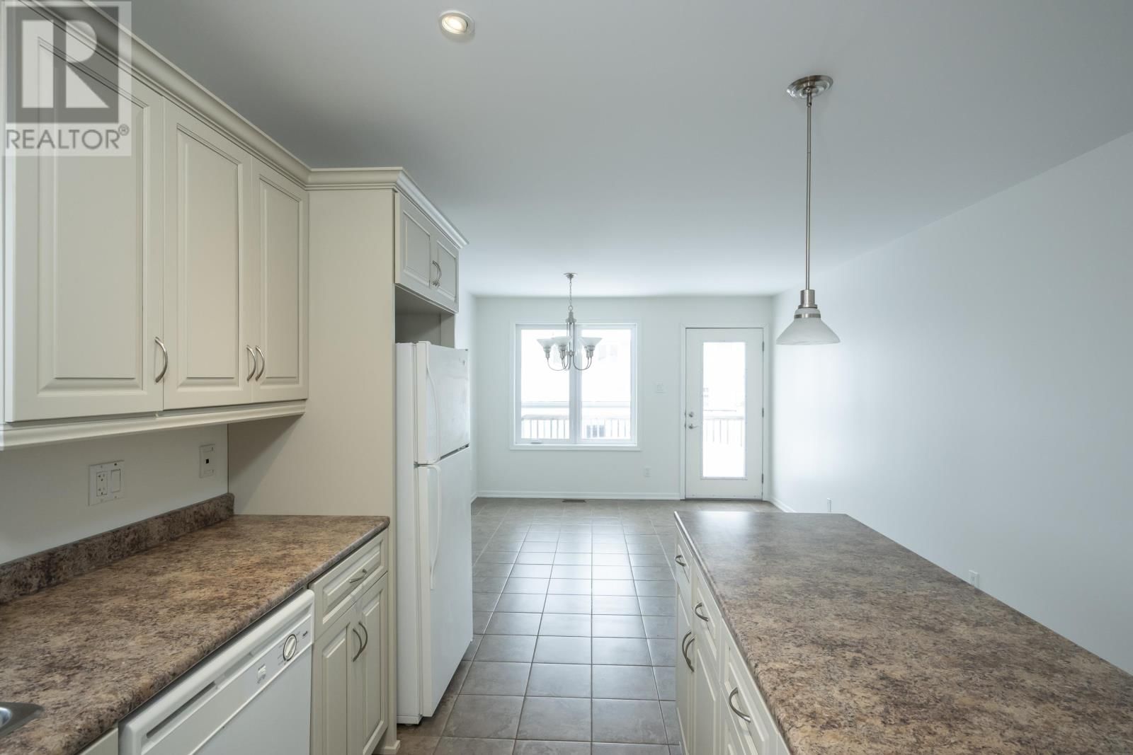 313 SOUTH CREEK ST Image 16