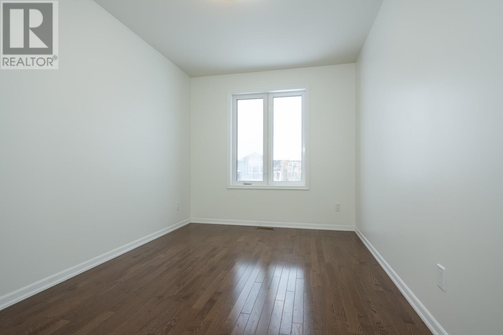 313 SOUTH CREEK ST Image 17