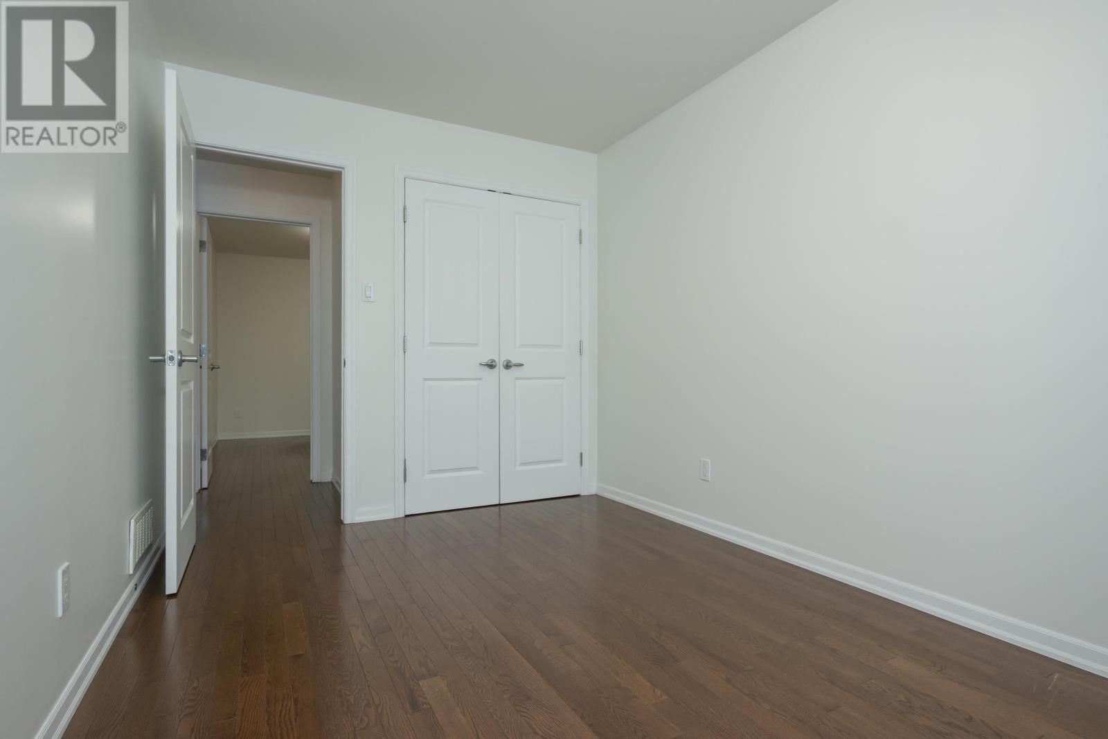 313 SOUTH CREEK ST Image 18