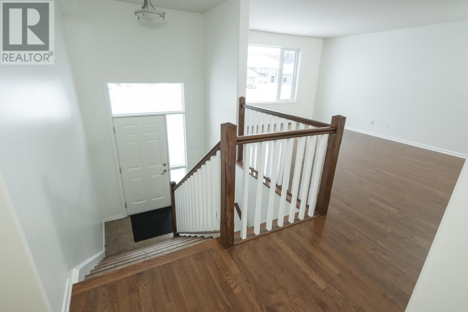 313 SOUTH CREEK ST Image 2