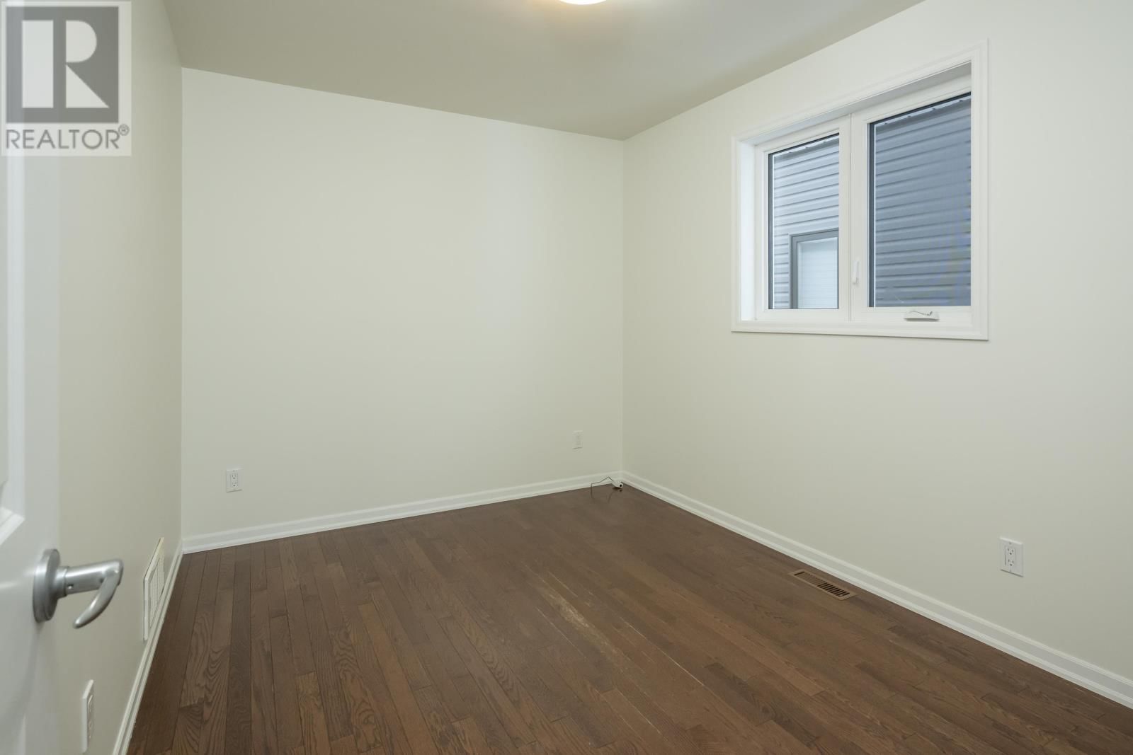 313 SOUTH CREEK ST Image 21