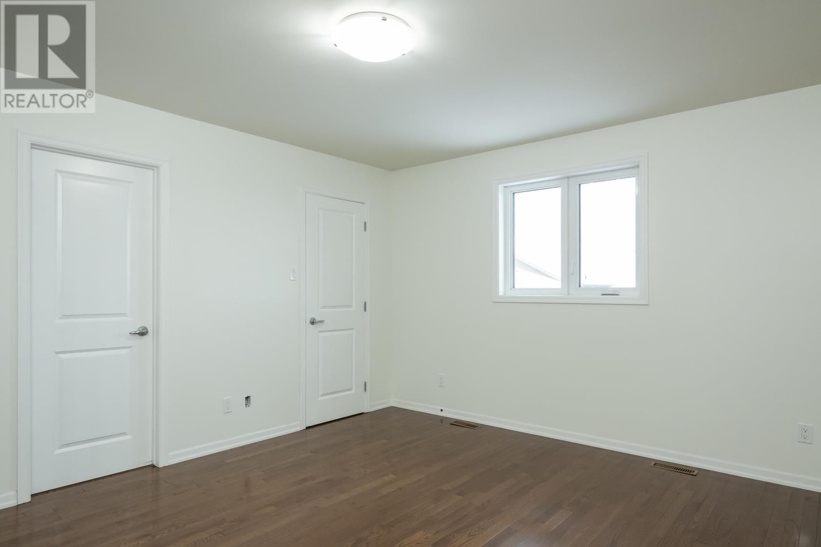 313 SOUTH CREEK ST Image 22