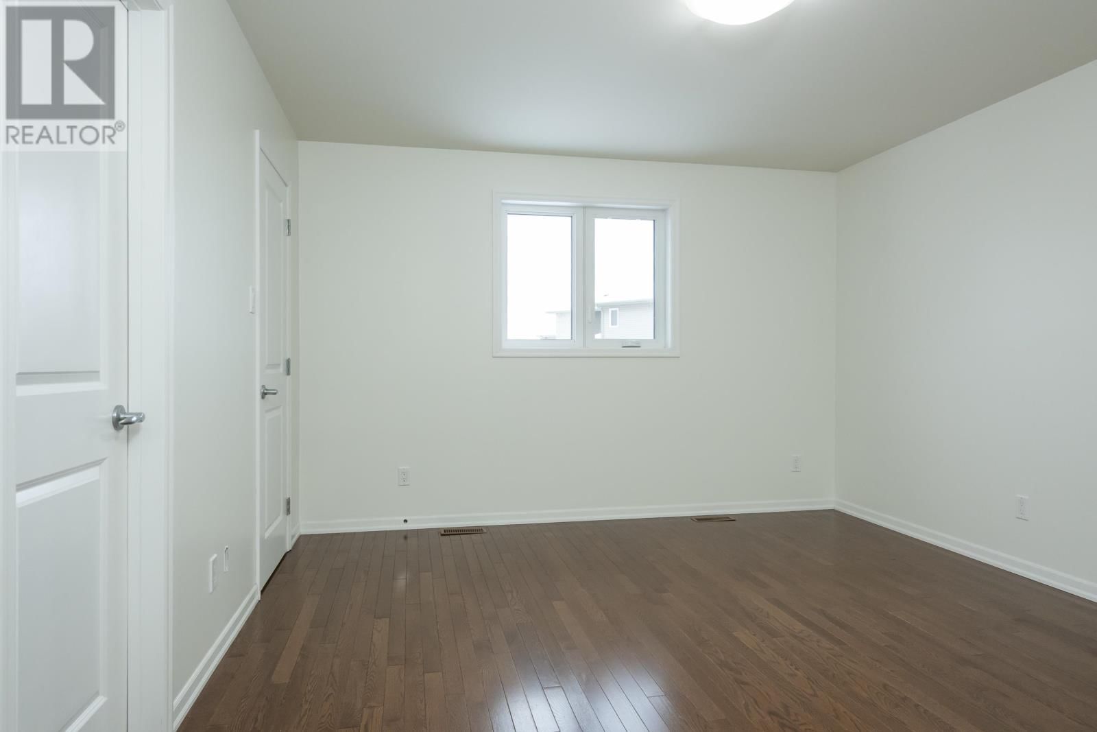 313 SOUTH CREEK ST Image 24