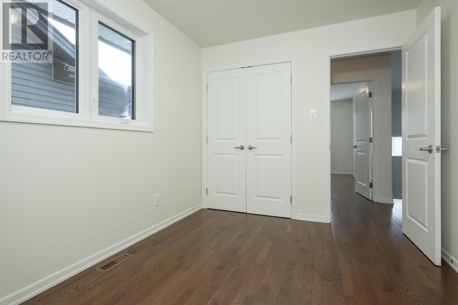 313 SOUTH CREEK ST Image 26