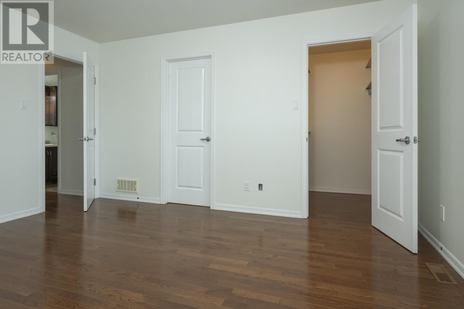 313 SOUTH CREEK ST Image 27