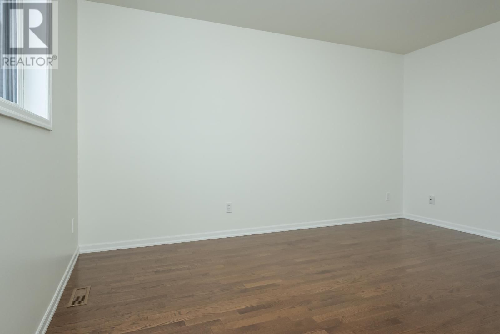 313 SOUTH CREEK ST Image 28