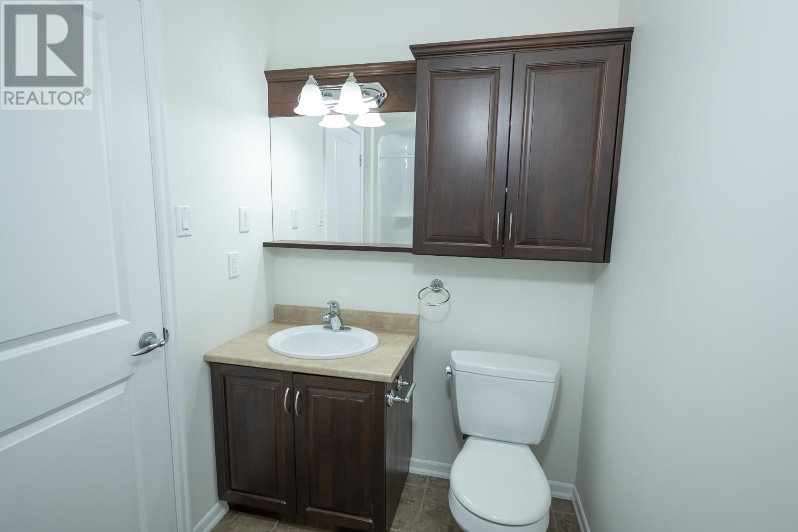 313 SOUTH CREEK ST Image 29