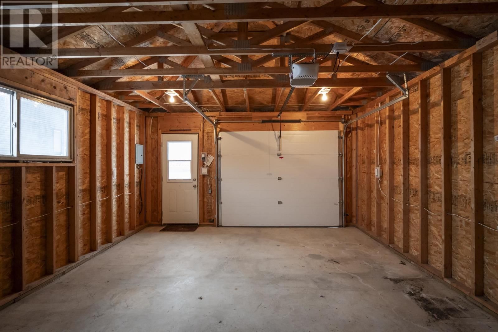 313 SOUTH CREEK ST Image 38