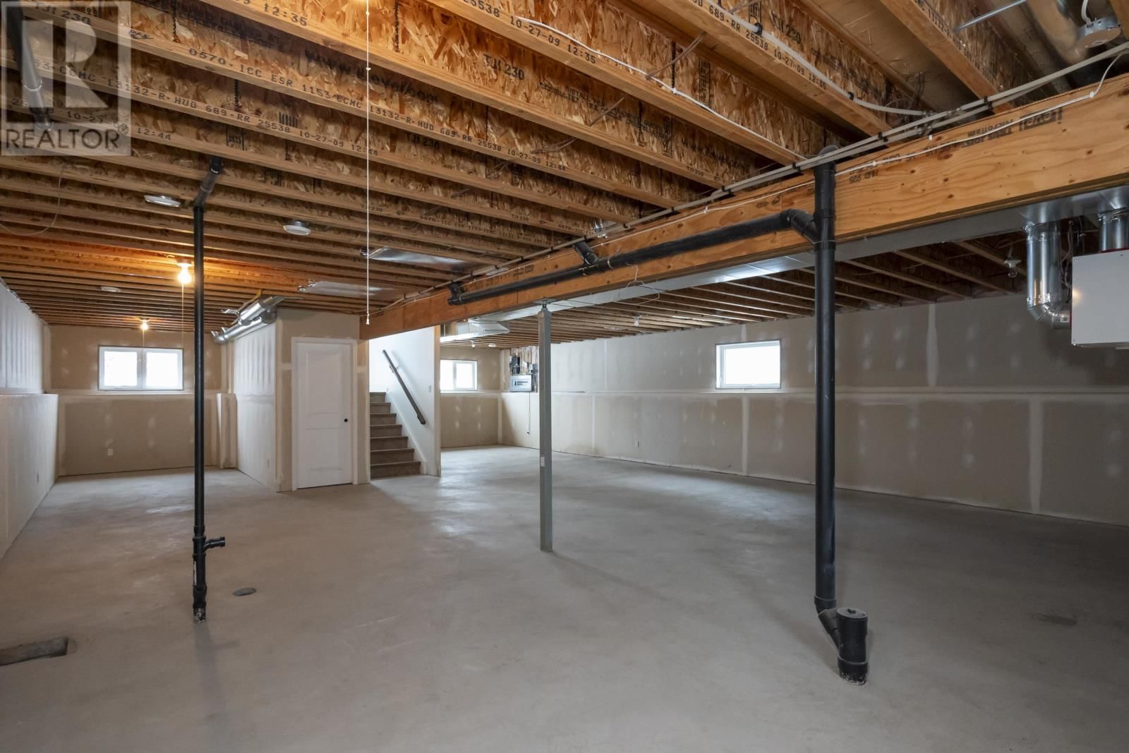 313 SOUTH CREEK ST Image 39