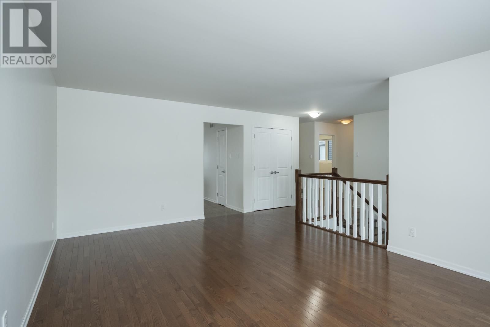 313 SOUTH CREEK ST Image 4