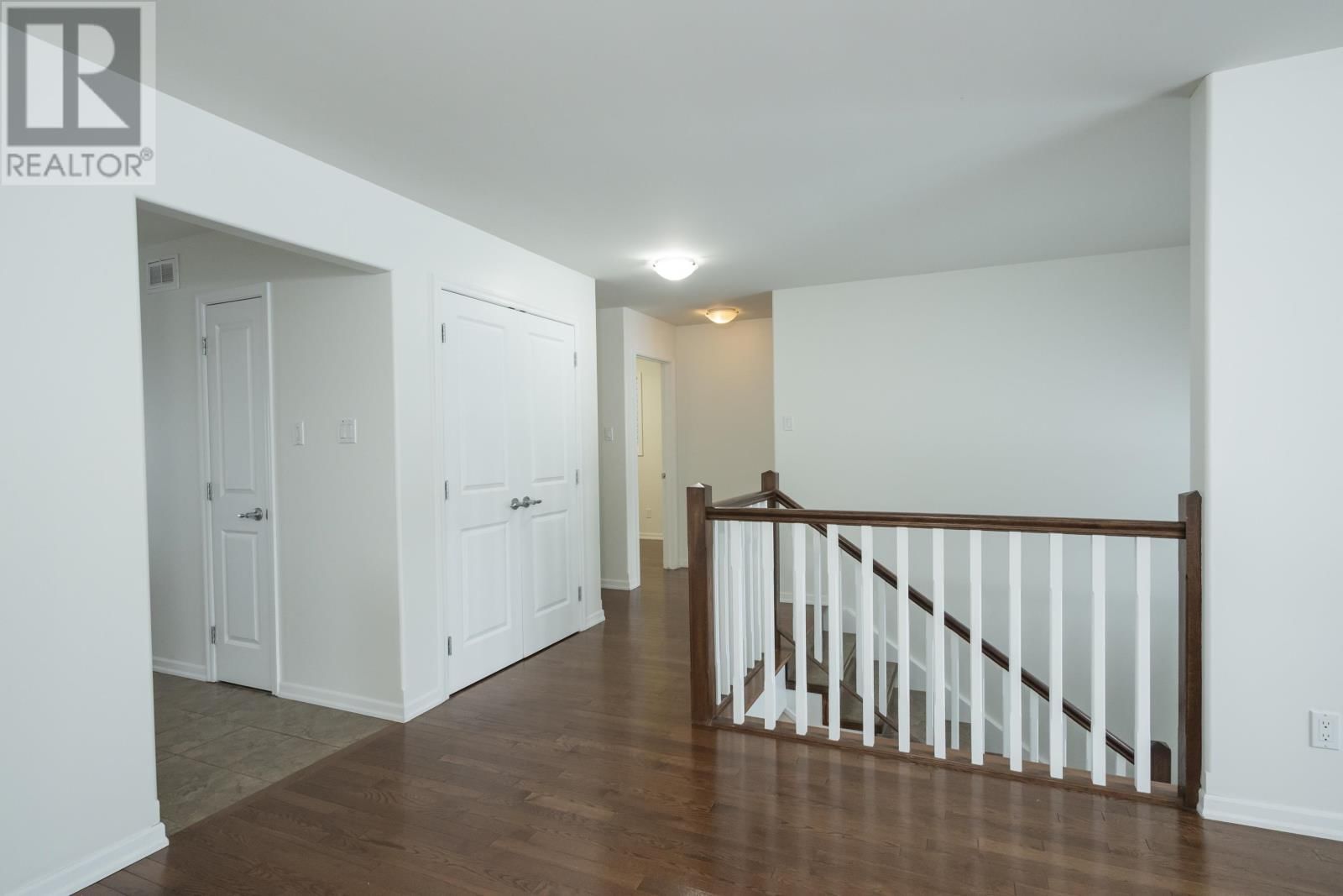 313 SOUTH CREEK ST Image 5