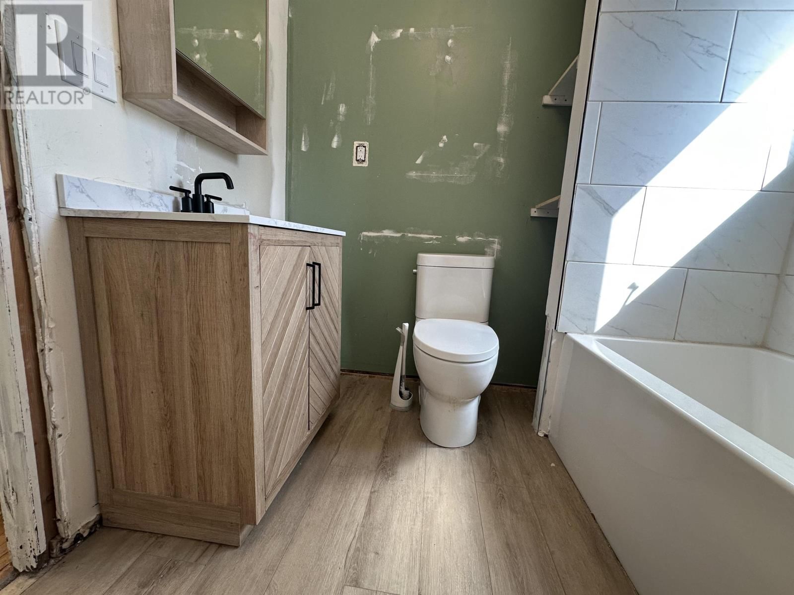 118 AMELIA ST Image 16