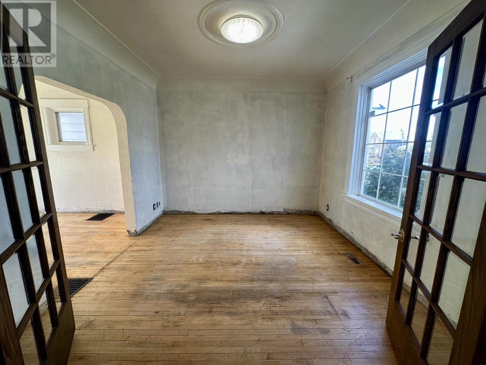 118 AMELIA ST Image 5