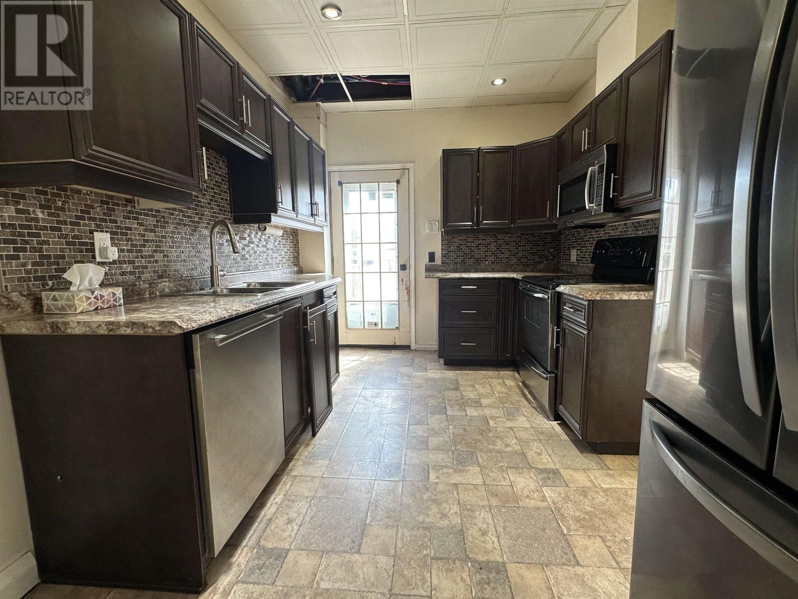 118 AMELIA ST Image 8