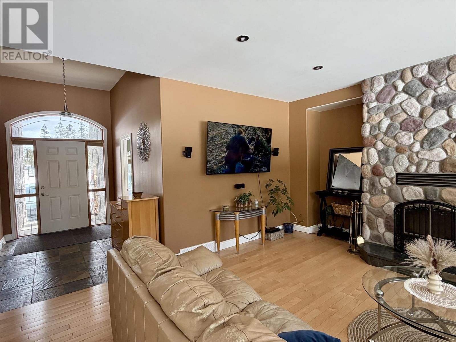 3095 ALICE AVE Image 7