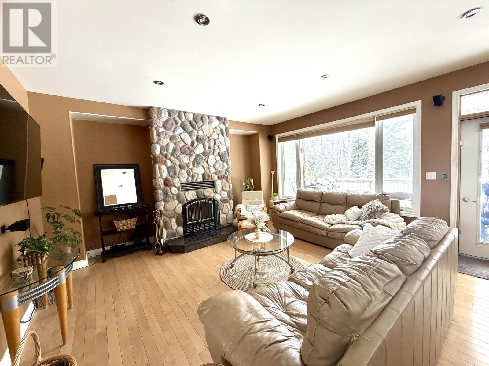 3095 ALICE AVE Image 9