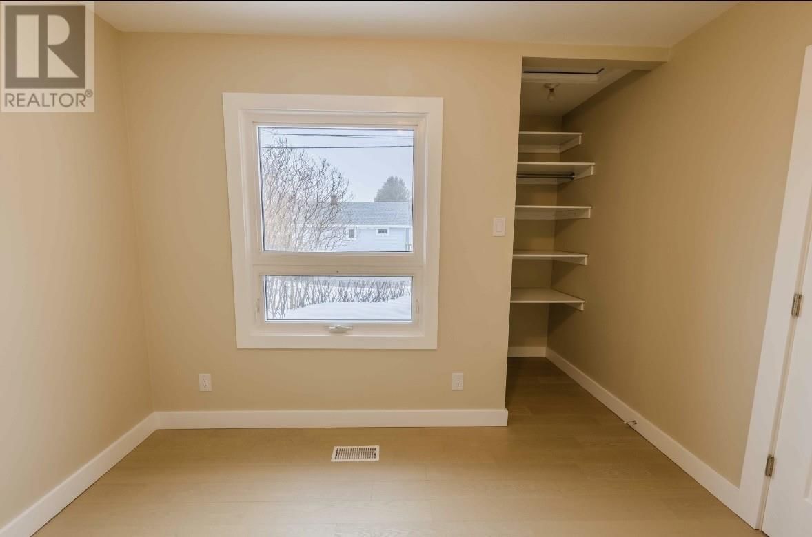 358 DEWE AVE Image 14