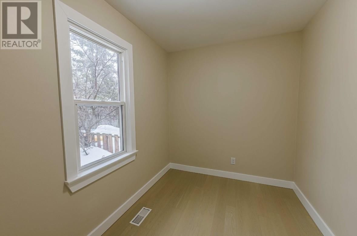 358 DEWE AVE Image 16