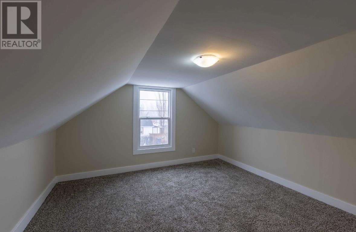 358 DEWE AVE Image 20