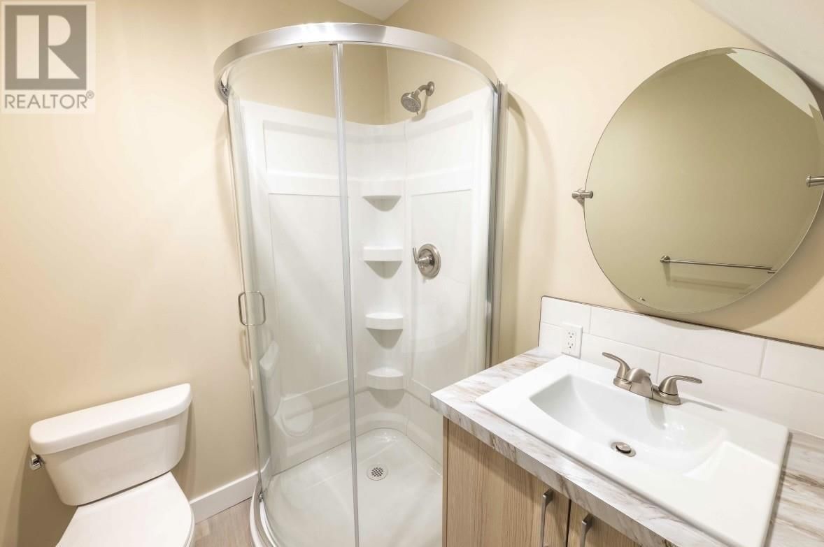 358 DEWE AVE Image 25