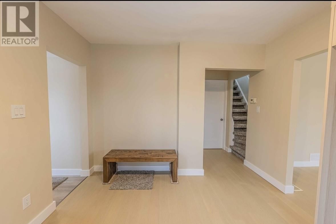 358 DEWE AVE Image 29