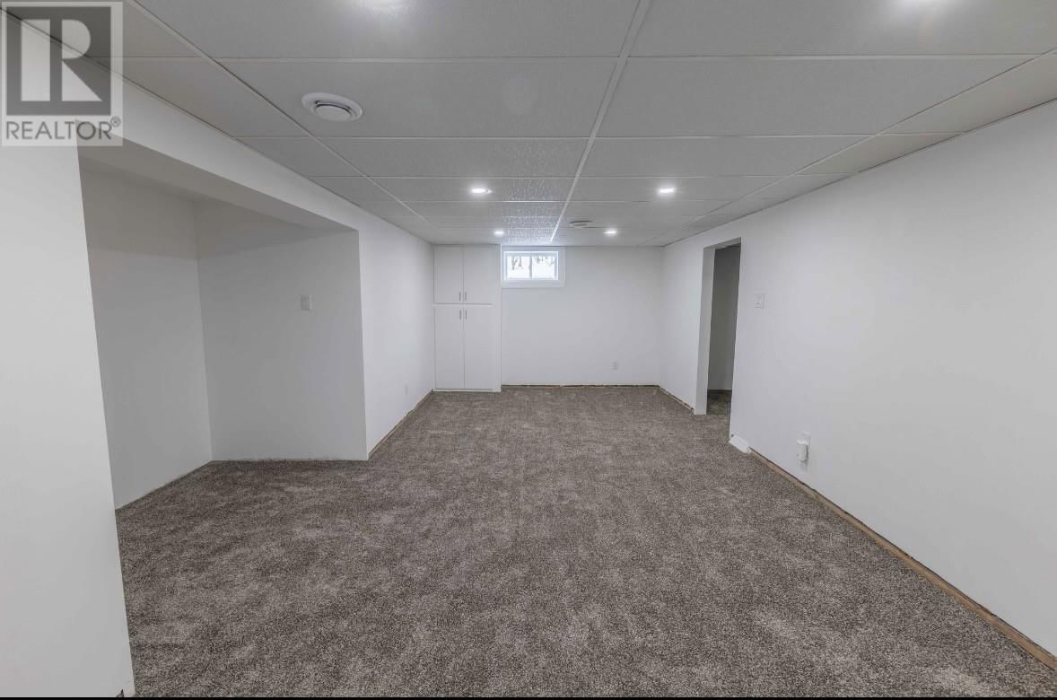 358 DEWE AVE Image 31