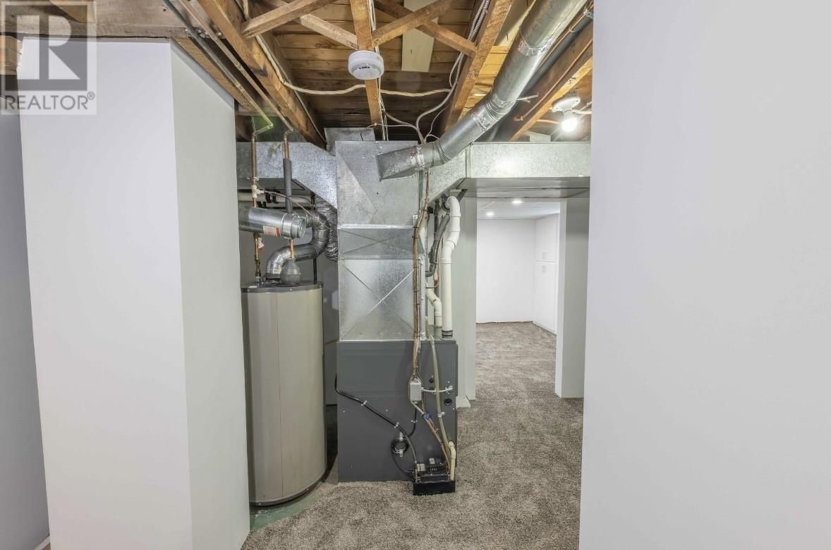 358 DEWE AVE Image 35