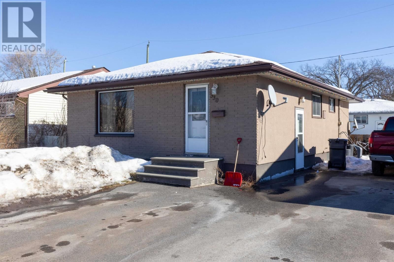 330 EDWARD ST Image 1