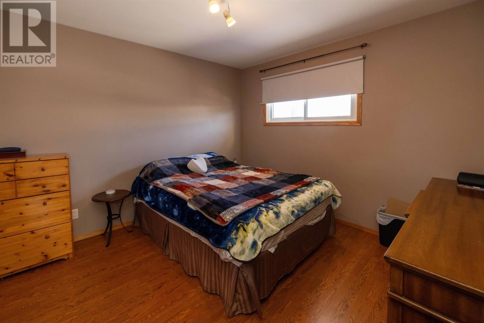 330 EDWARD ST Image 13